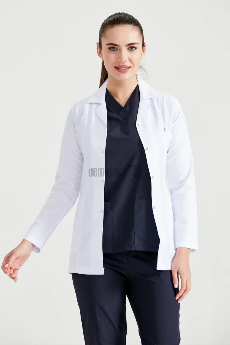 Fehér laboratóriumi köpeny - Női - Dr. Rever rövidnadrág